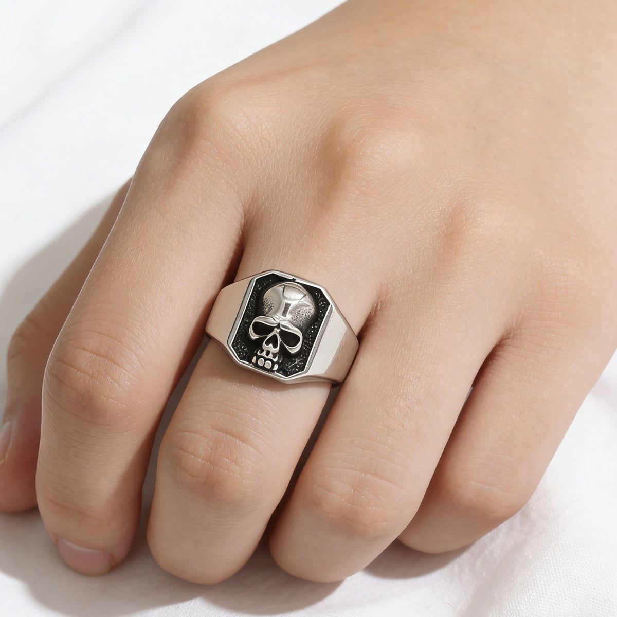 Planderful Skull Titanium Ring Unisex Retro Style Protection Symbol For Men Women