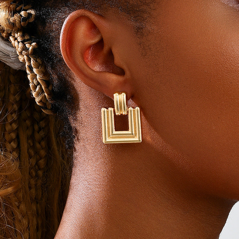 Planderful Vienna Verve Earrings – Elegant Gold Geometric Design