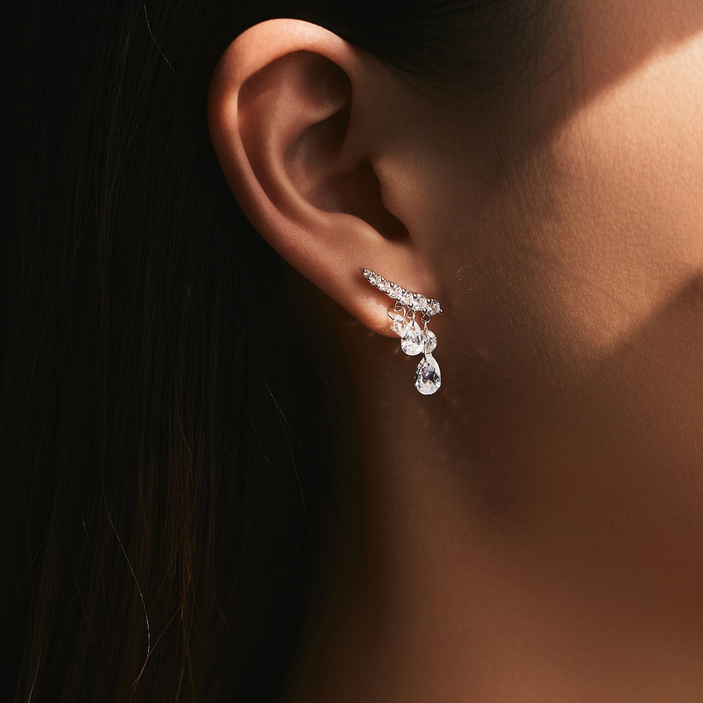 Planderful Everyday Genie Earrings – Exquisite Swaying Water Drop Design