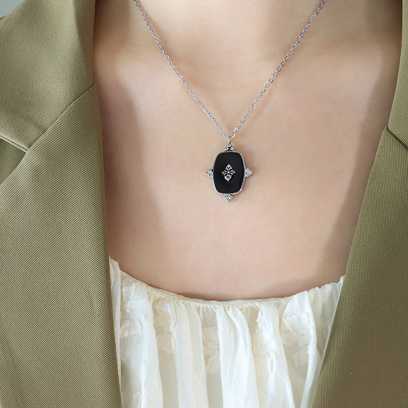 Golden Geometric Pendant Necklace with Oil Dripping Detail