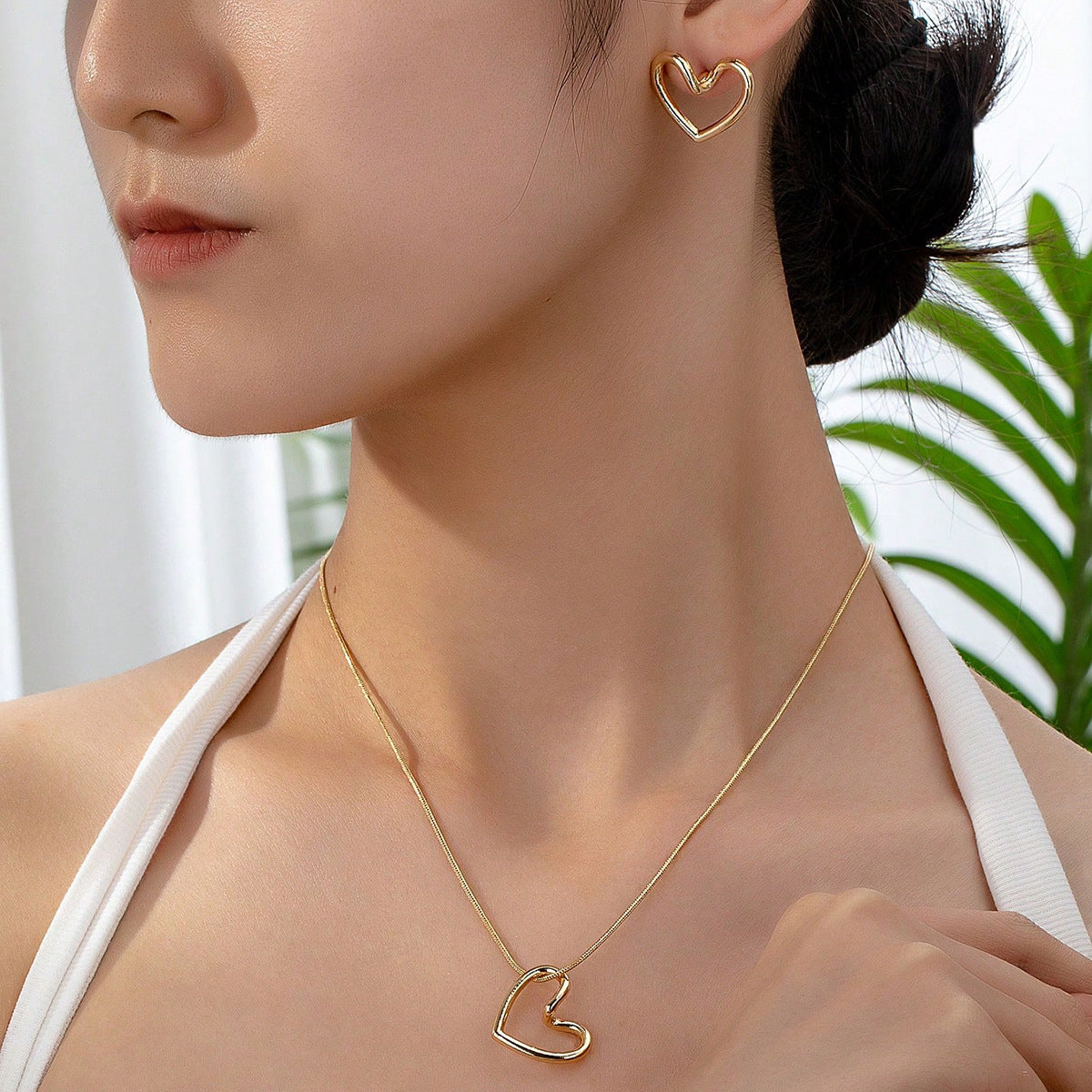 Glossy Love Stud Earrings and Pendant Necklace Set for Women