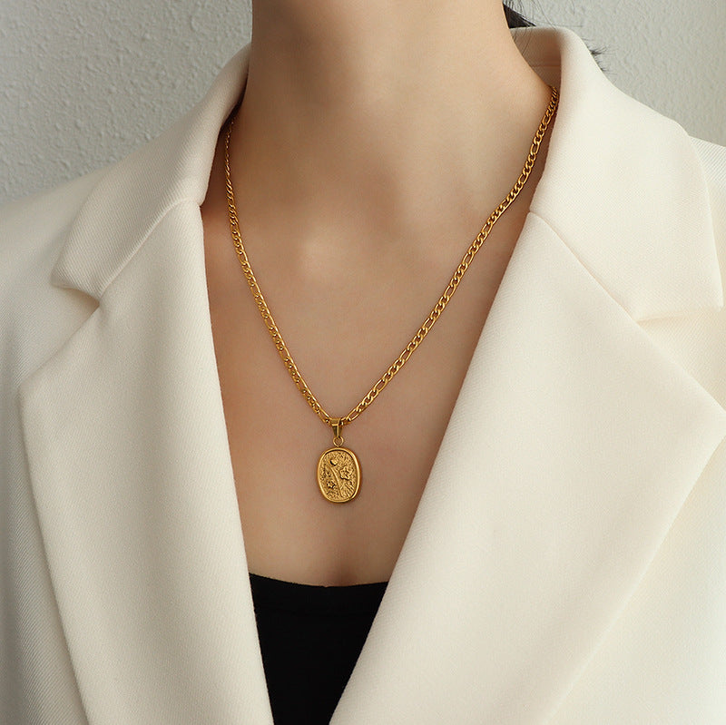 Geometric Oval Pattern Gold Coin Necklace with Rose Accent
