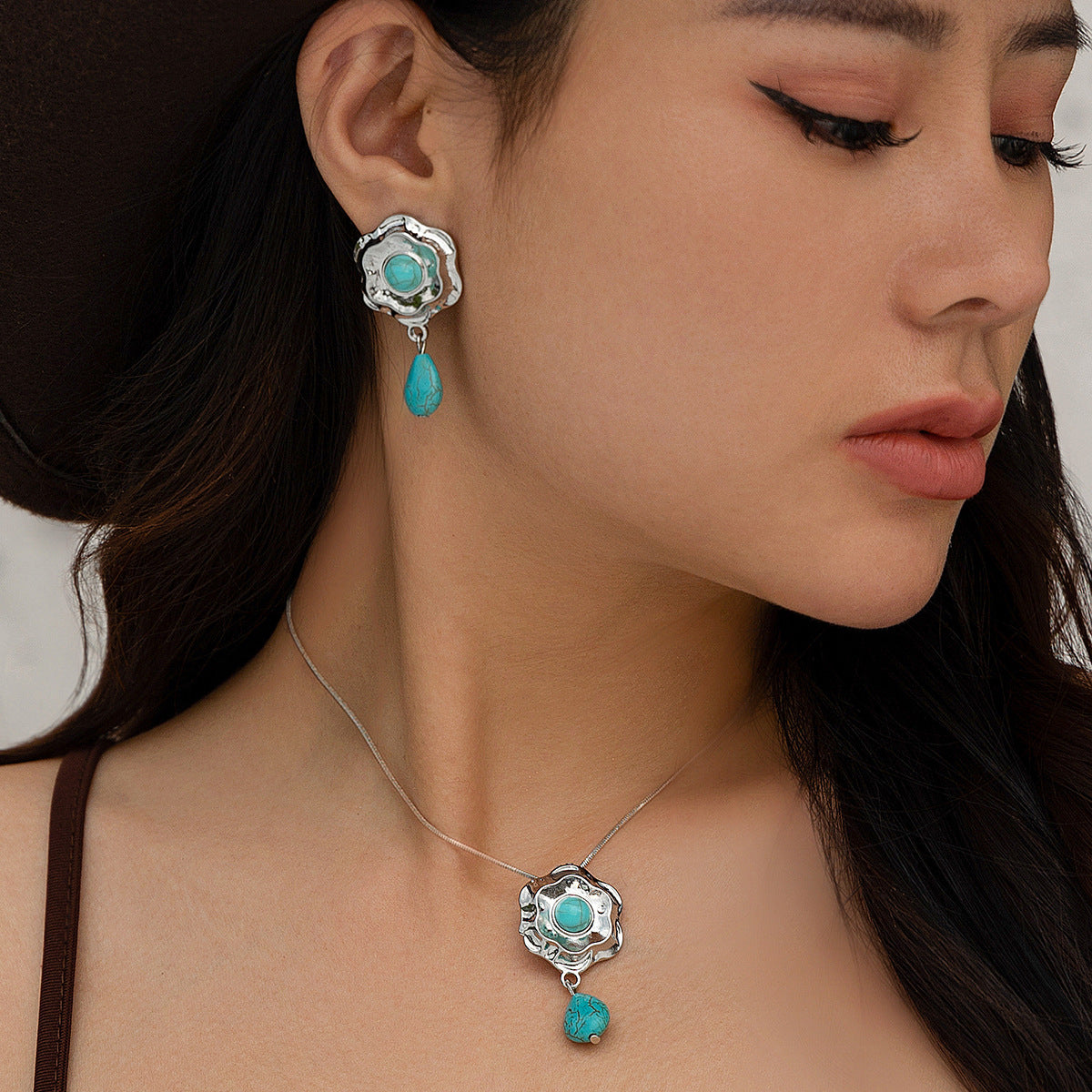 Western Turquoise-Style Floral Drop Necklace