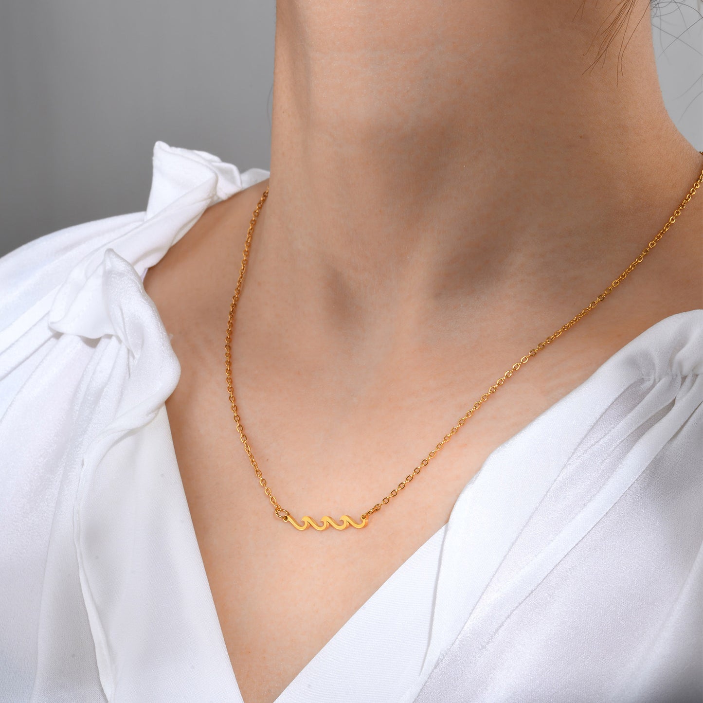 European And American Simple Personalized Gold Women's Wave Necklace