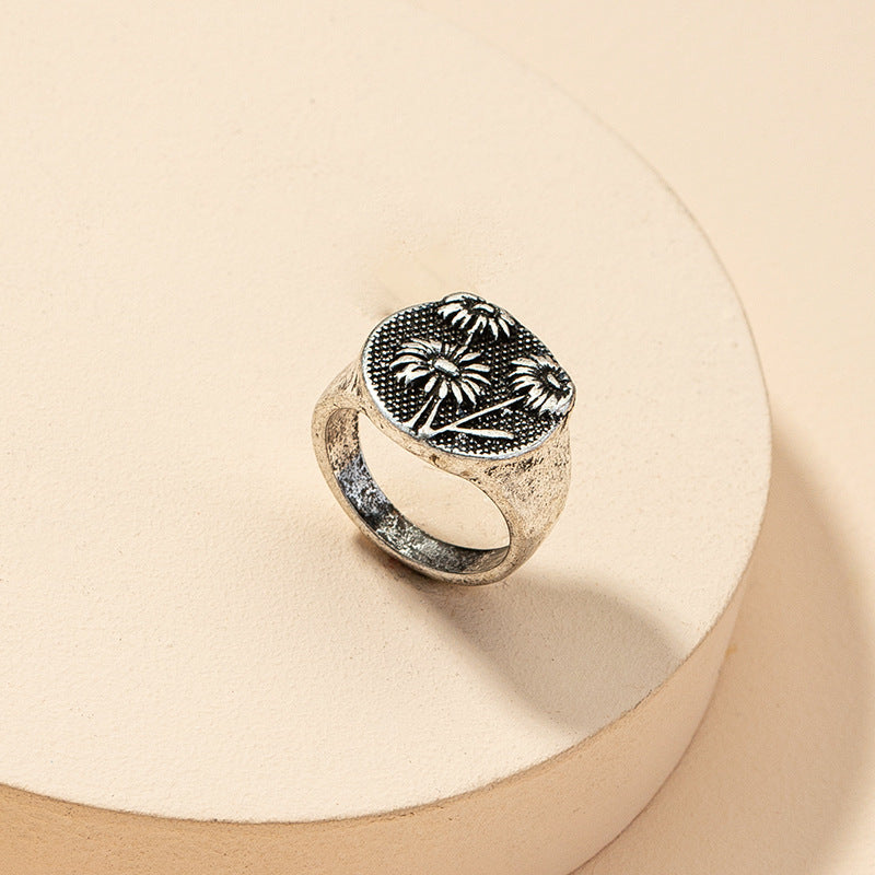 Retro Floral Metal Ring - Trendy Celebrity Style Jewelry for Wholesale