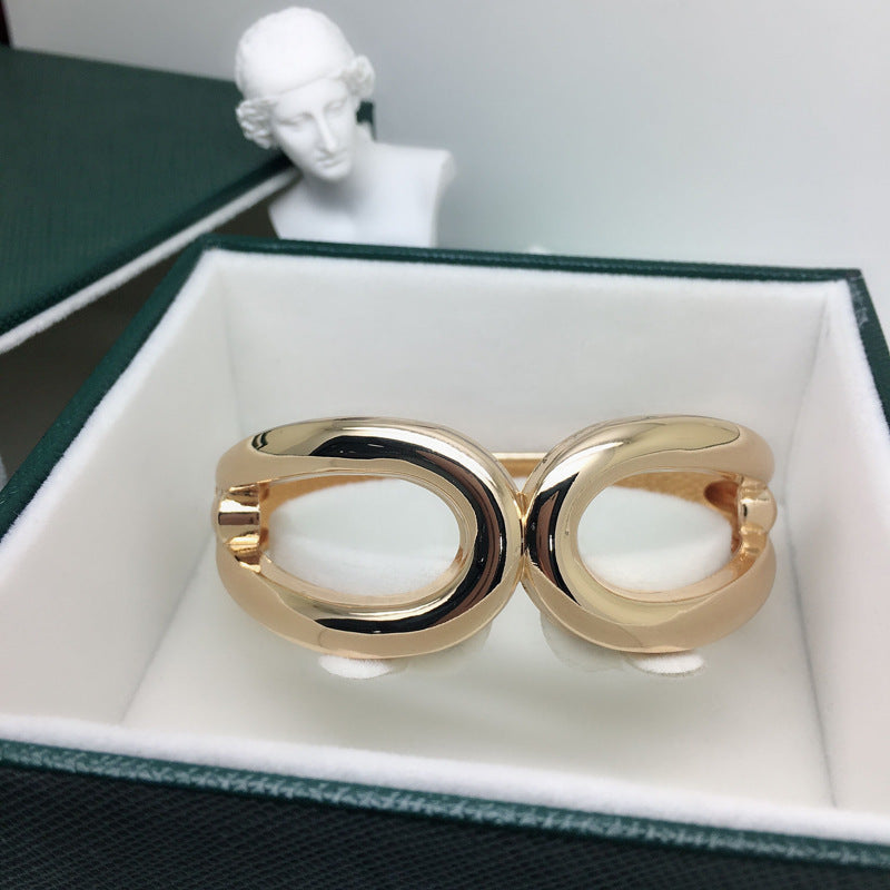 Hollow Zinc Alloy Bracelet with European & American Design Focus - Vienna Verve Collection