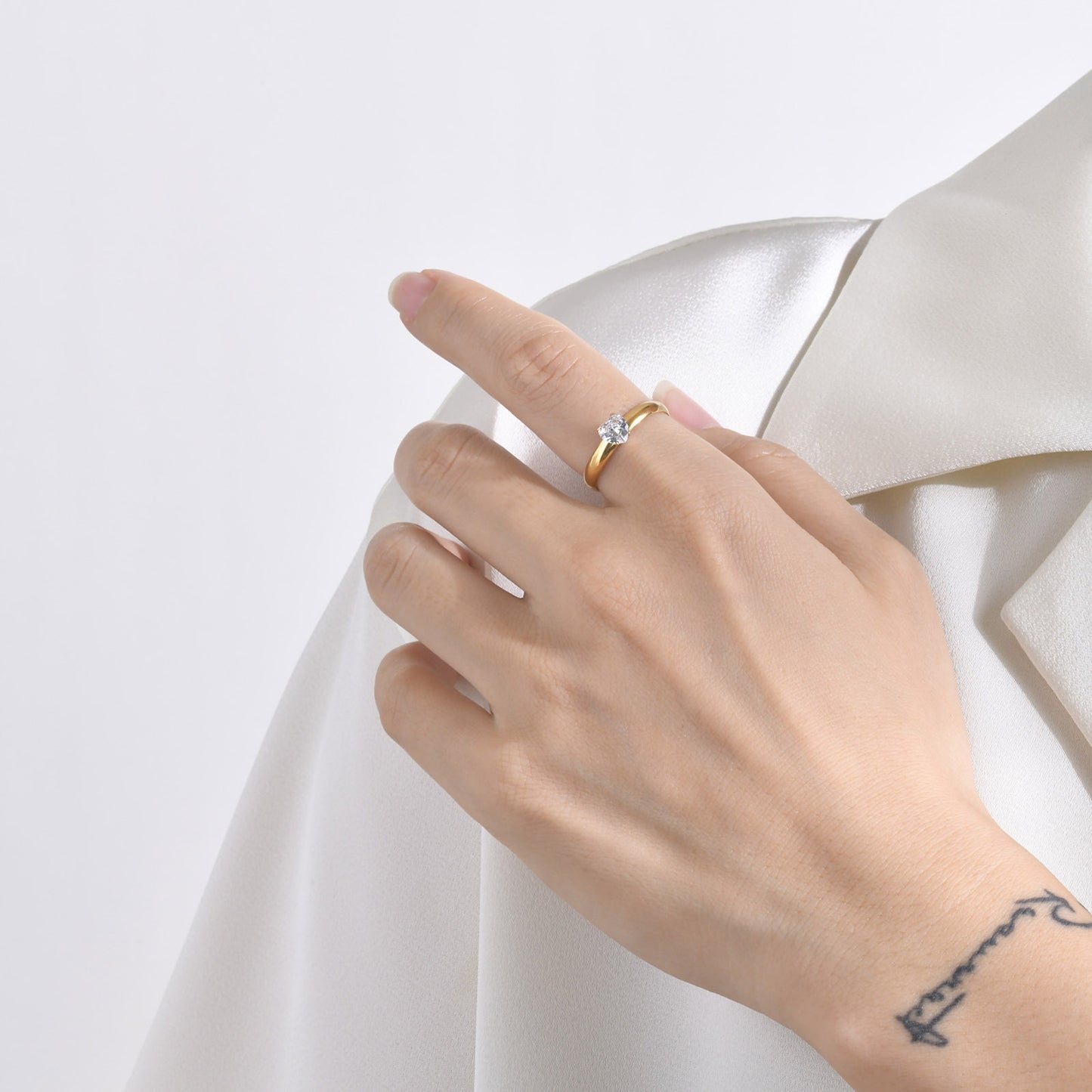 Jewelry Stainless Steel Glossy Heart-Inlaid Zircon Ring