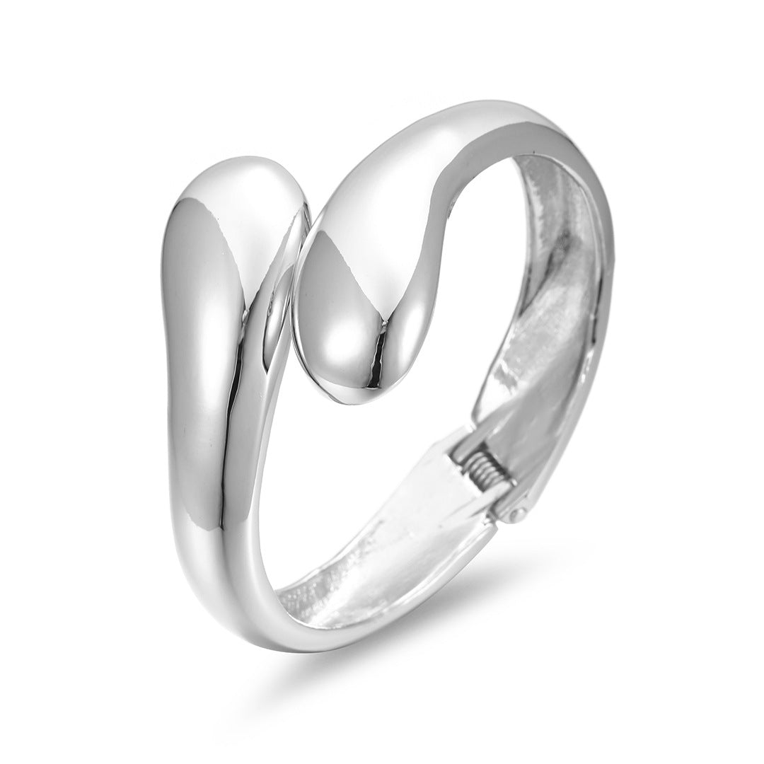 Planderful Vienna Verve Bracelet – Glossy Gold Cross Retro Design