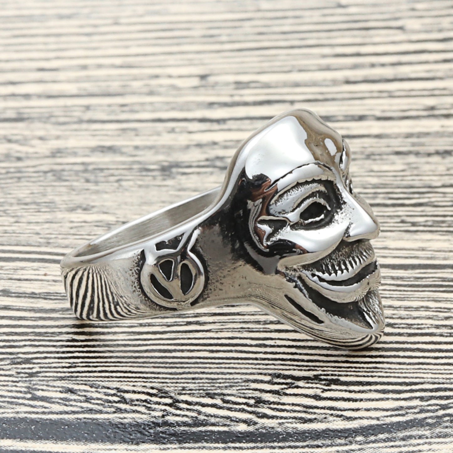Punk-Inspired Titanium Steel Clown Mask Ring for Men - Retro Trendy Design in Sizes 8-12