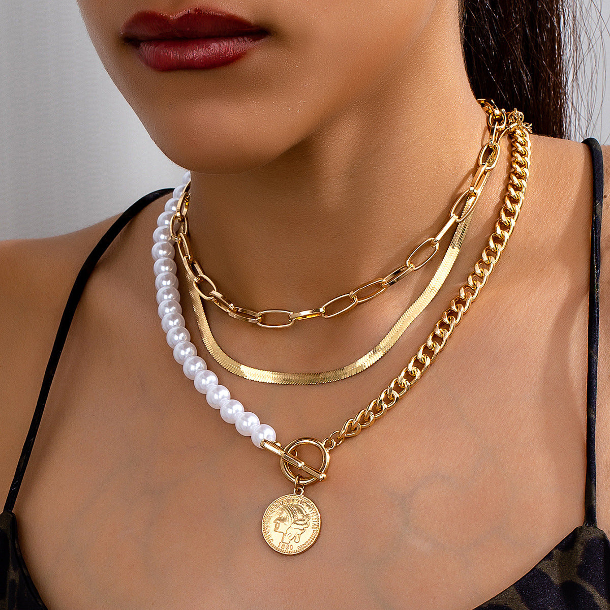 Planderful Vienna Verve Necklace – Fashionable Retro Pearl Metal Chains