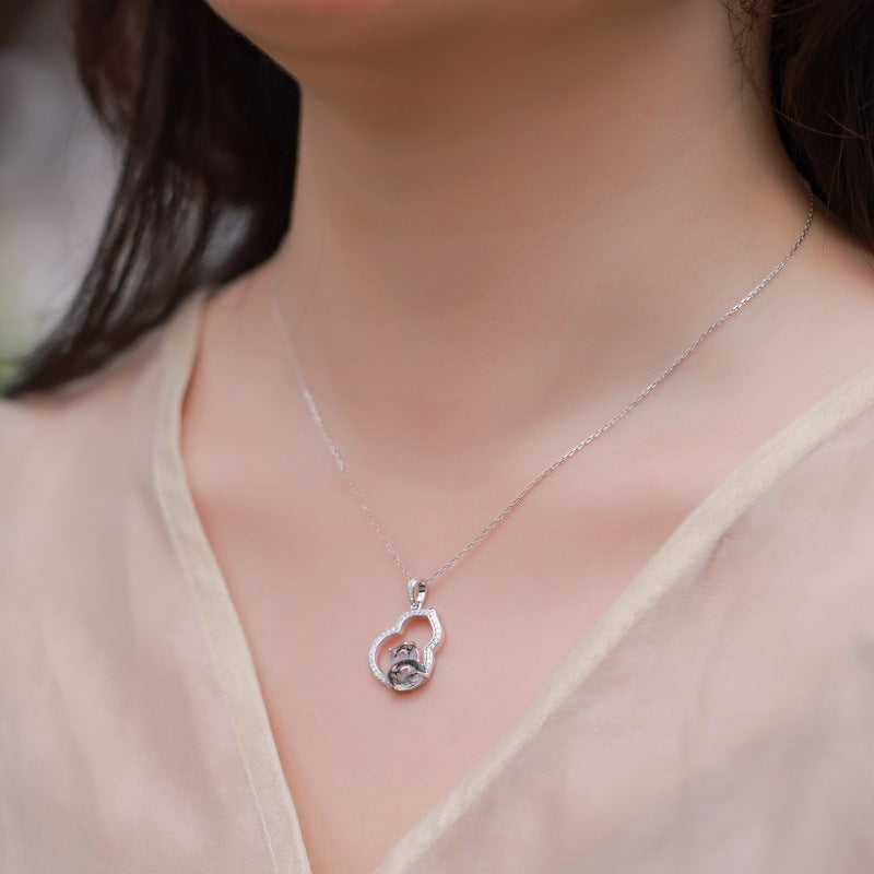 Planderful Everyday Genie Necklace – Stylish and Simple Gourd Green Moss Pendant Collarbone Chain