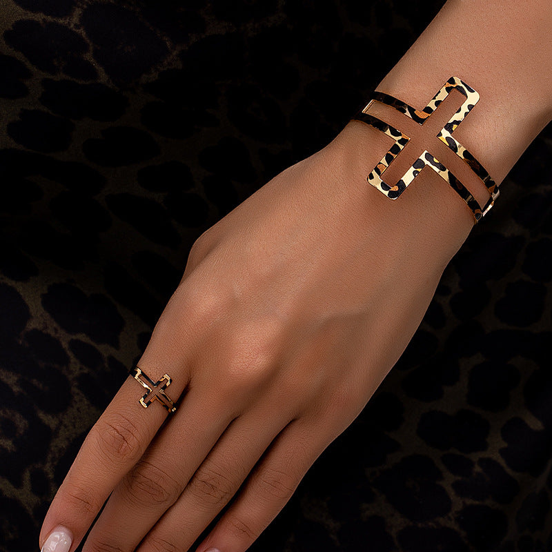 Leopard Print Metal Bracelet Ring Set for Stylish Women