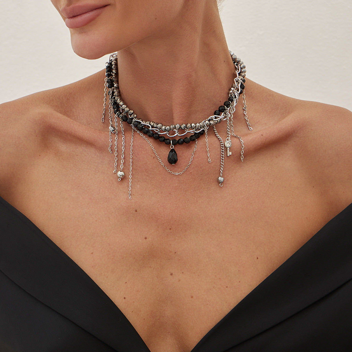 Planderful Vienna Verve Necklace – Elegant Imitation Pearl Design