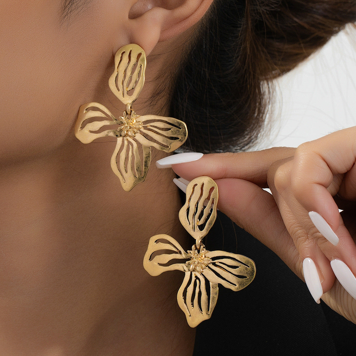 Planderful Vienna Verve Earrings – Trendy Metal Hollow Leaf Design