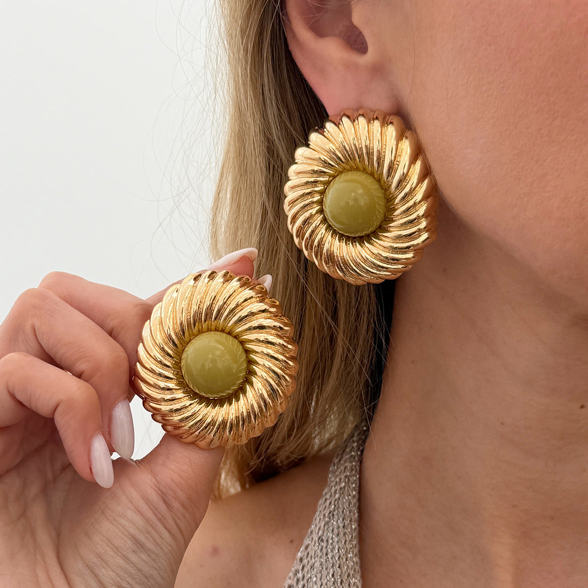 Planderful Vienna Verve Retro Exaggerated Round Gem Stud Earrings for Women Bold Geometric Jewelry