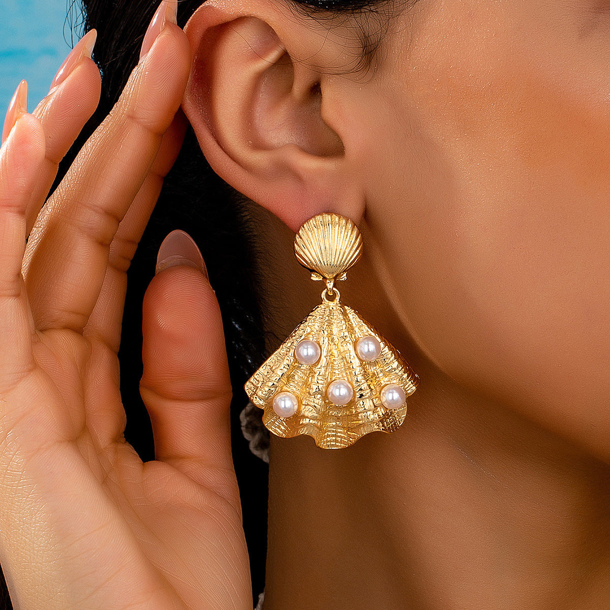 Planderful Vienna Verve Earrings – Elegant Metal Shell with Artificial Pearls