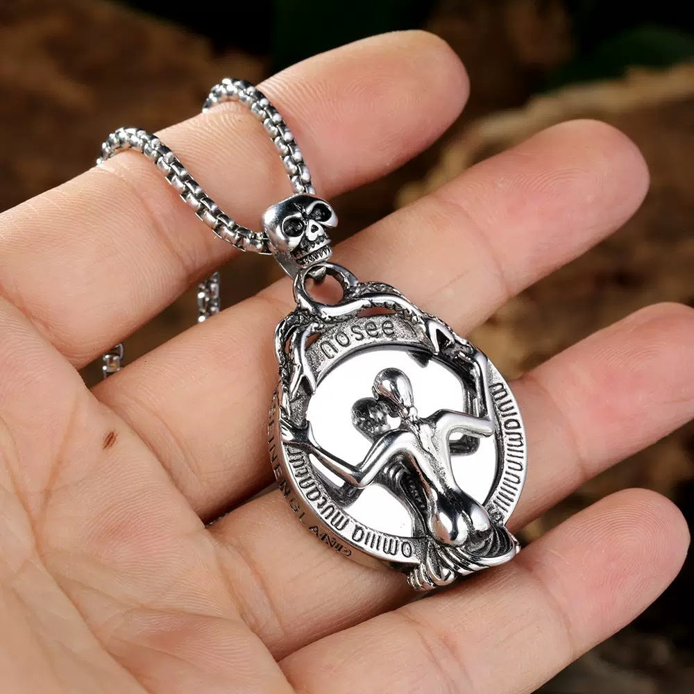 Planderful Bold Skull Mirror Pendant Necklace Titanium Steel Mirror Finish Unisex Gift For Women And Men