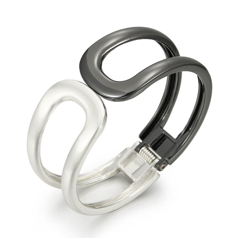 Trendy Hollow Bracelet Double Ring Zinc Alloy Women's Exaggerated Style Jewelry