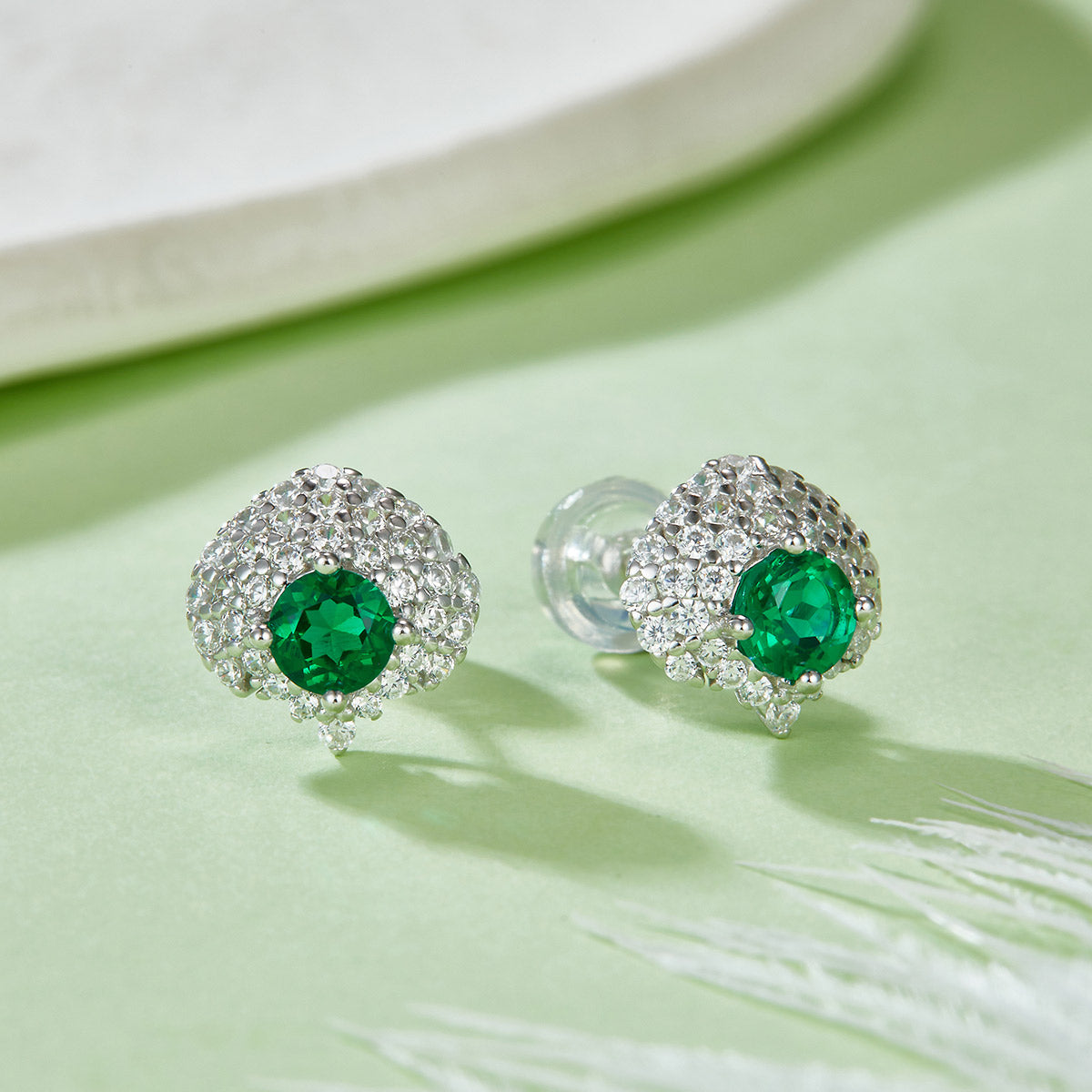 0.6 Carat Round Lab-Created Emerald S925 Sterling Silver Plated Platinum Palm Leaf Fan Stud Earrings