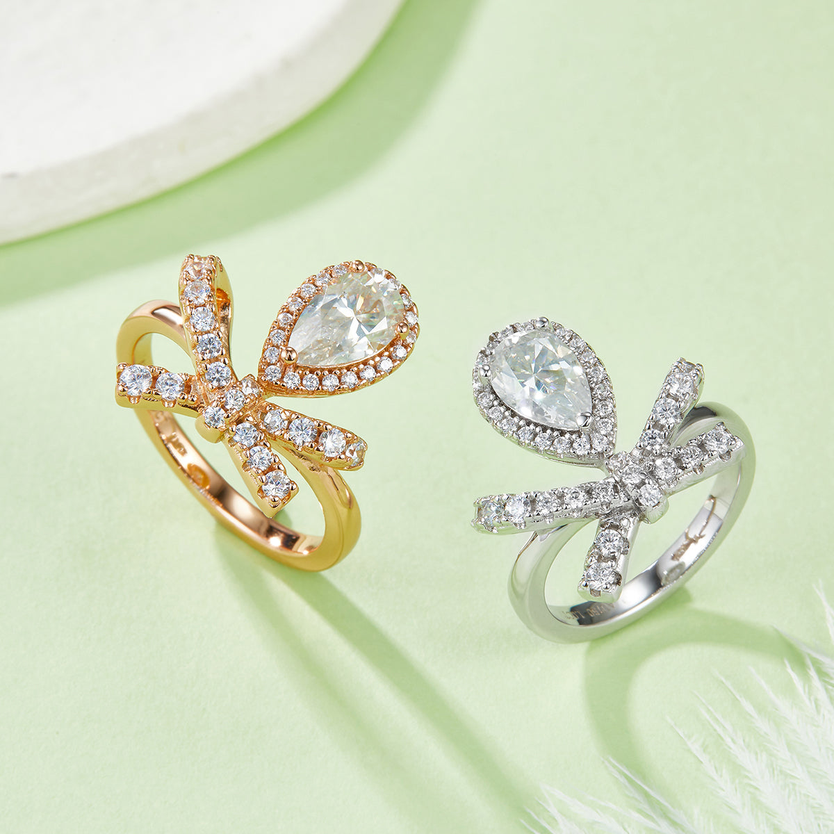 1.0 Carat Pear-Shaped Moissanite Ring with Soleste Halo in S925 Silver Plated Rose Gold