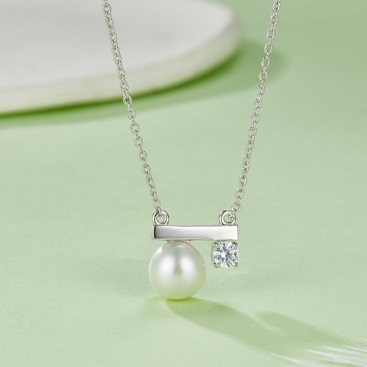Horizontal Balance Beam Shape S925 Silver Plated Pearl Necklace