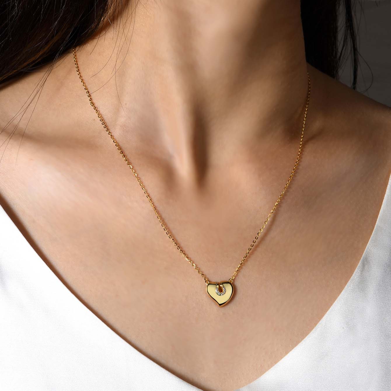 S925 Silver Plated 18K Gold Heart-Shape Pendant Necklace with 0.035 Carat Moissanite