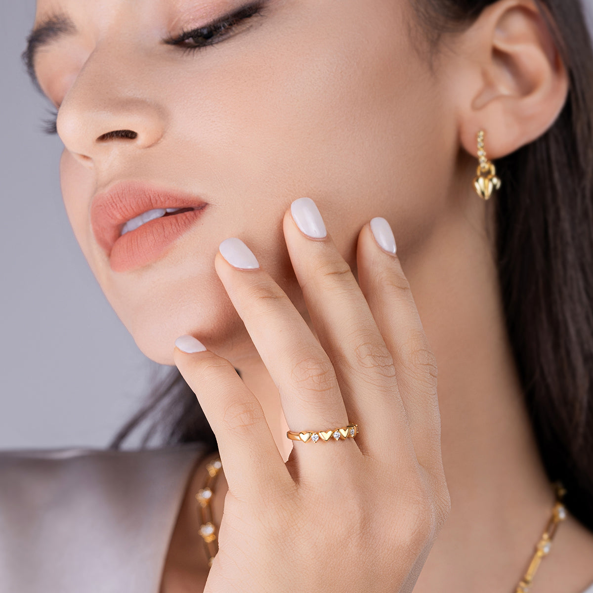 S925 Silver Plated 18K Gold Heart-Shape Women's Ring with Small Round Moissanite