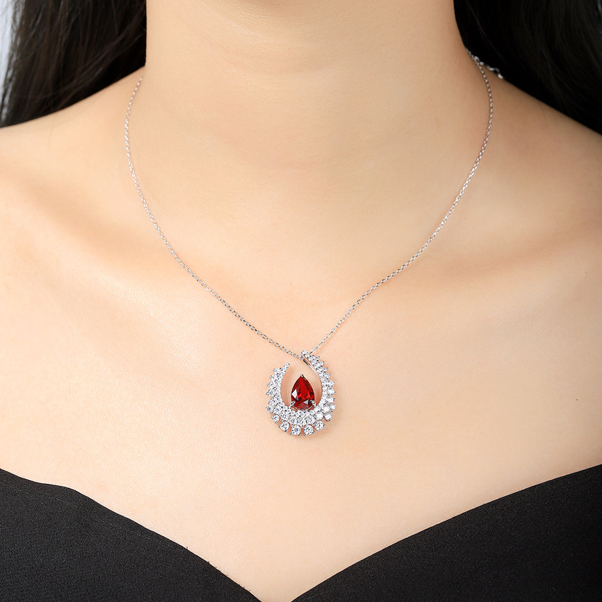 S925 Silver Plated 18K Platinum Droplet Pendant Necklace