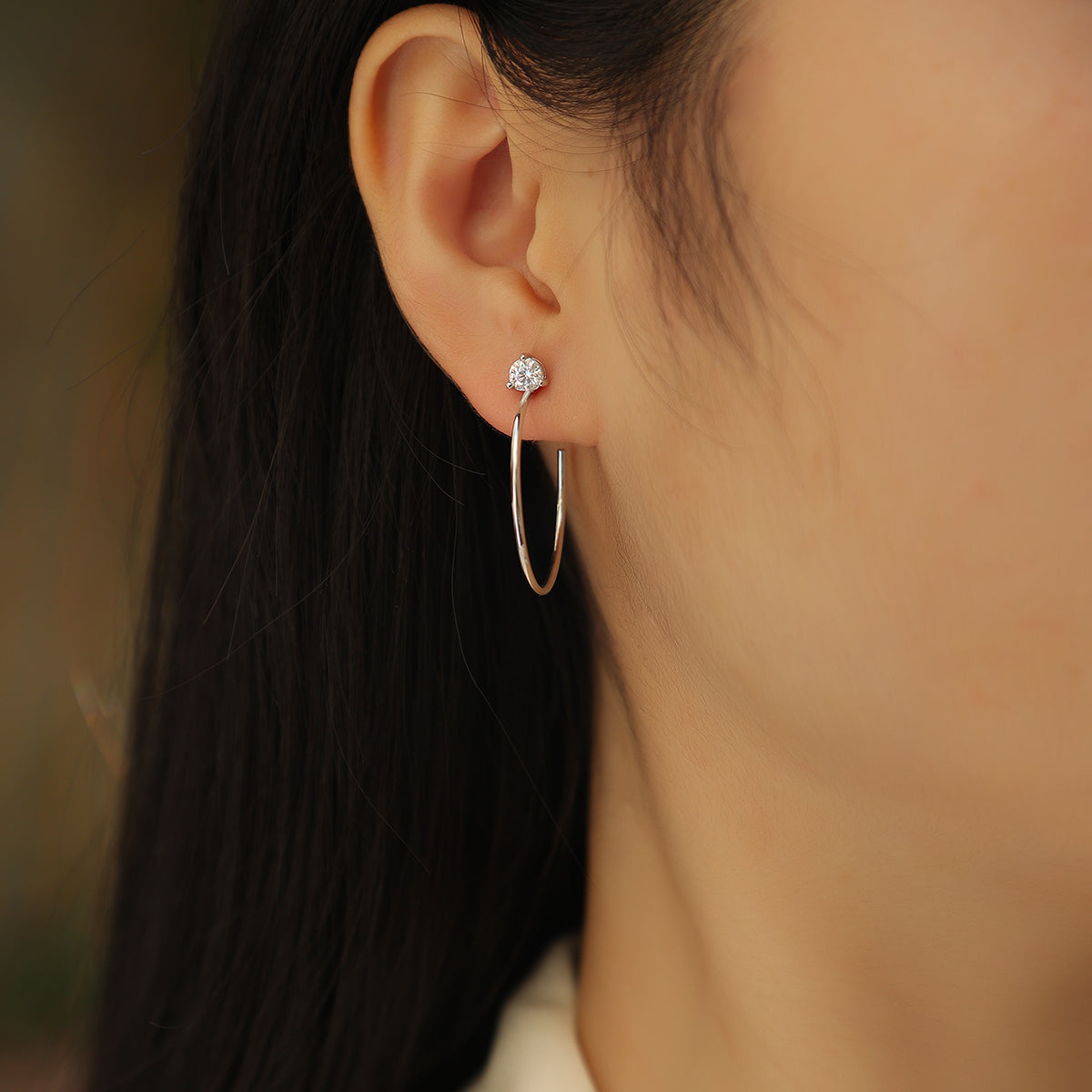 S925 Silver Plated 18K Platinum Hoop Earrings with 0.6 Carat Round Cut Moissanite