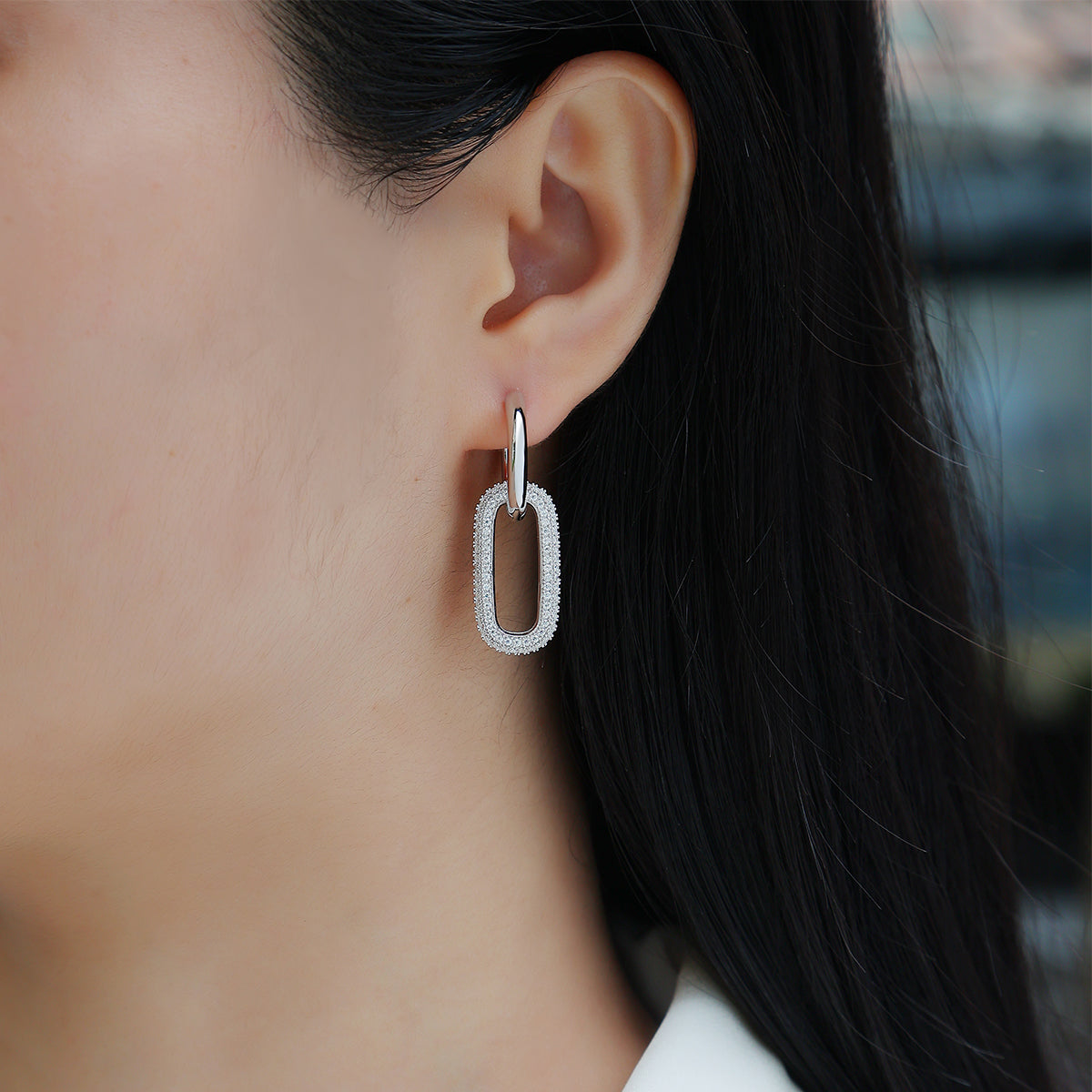 Hollow Oval-Shape Pendant with 2.07 Carat Moissanite Earrings