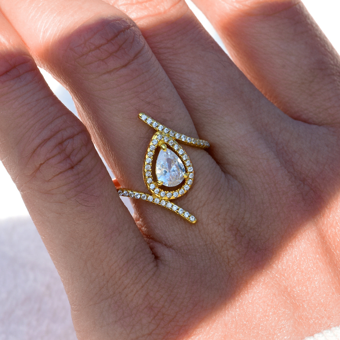 Planderful Moissanite Ring For Women Halo Water Droplet 0.8ct Soleste Sparkling Silver Plated