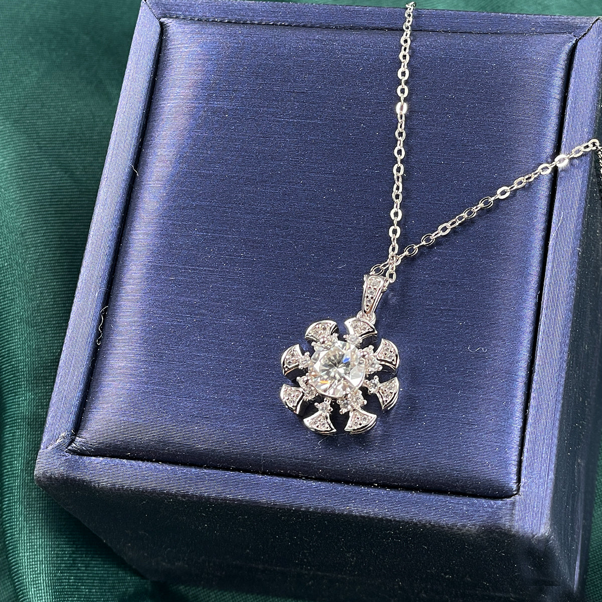 Planderful Moissanite Windmill Pendant Necklace 1.0CT Sparkling Sterling Silver Plated For Her