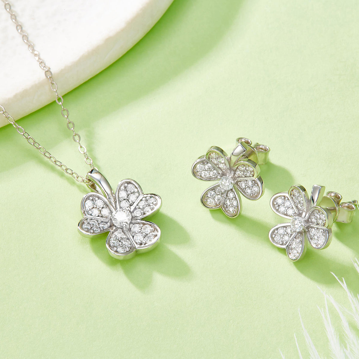 Planderful Sparkling Moissanite Clover Necklace Earrings Set 0.38ct S925 Silver Plated Gift For Her