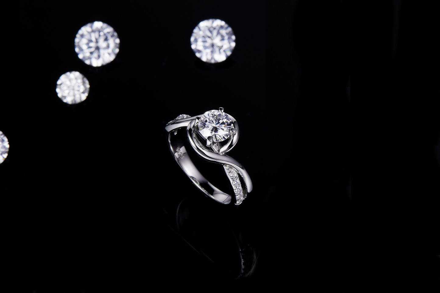 Moissanite Curve Round Ring for Women