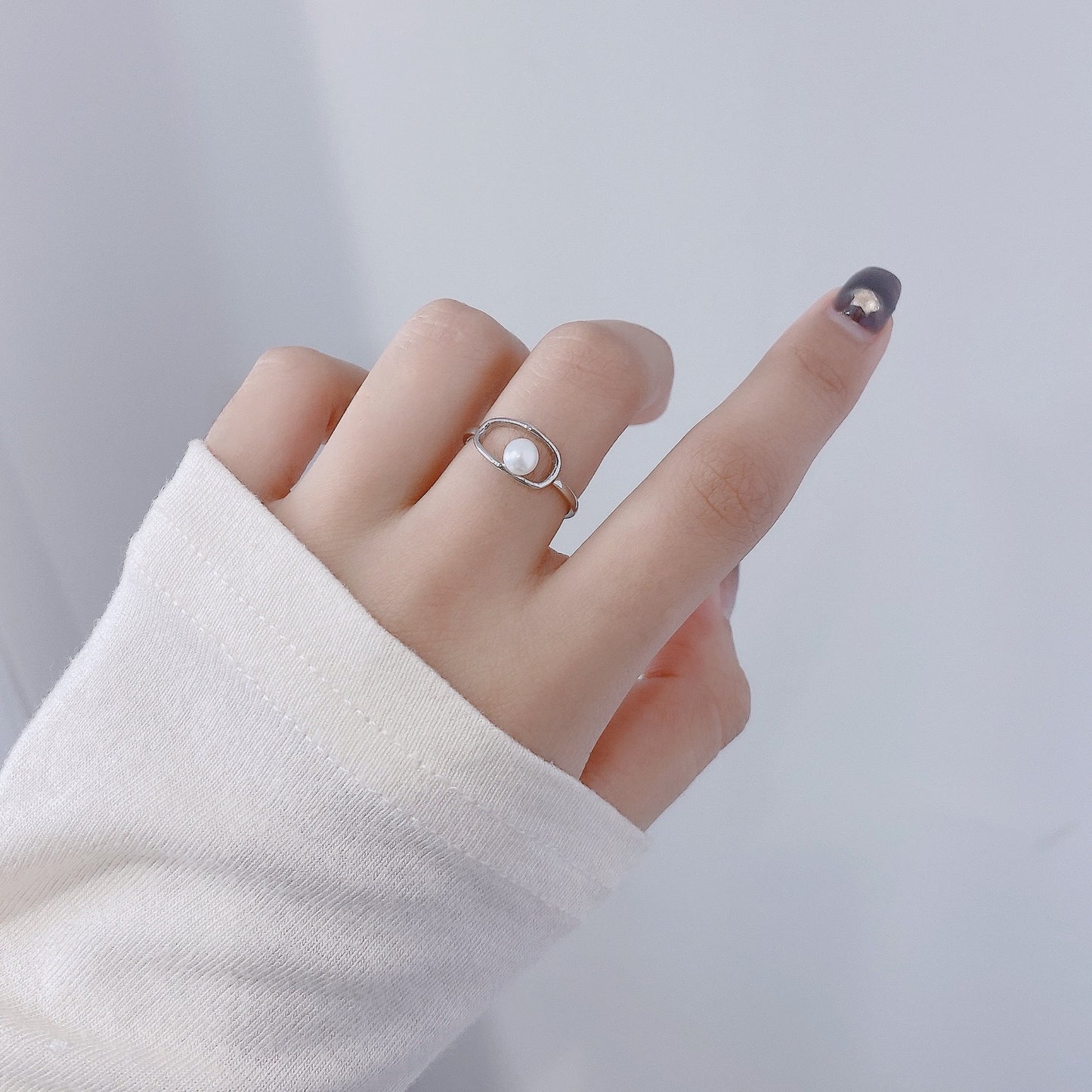 Hollow Oval Shape with Pearl Silver Ring for Women