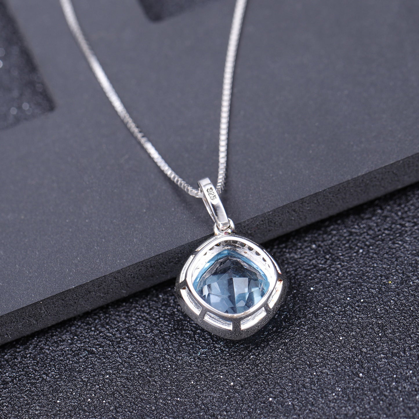 European Simple Fashion Style Inlaid Natural Topaz Soleste Halo Pendant Silver Necklace for Women