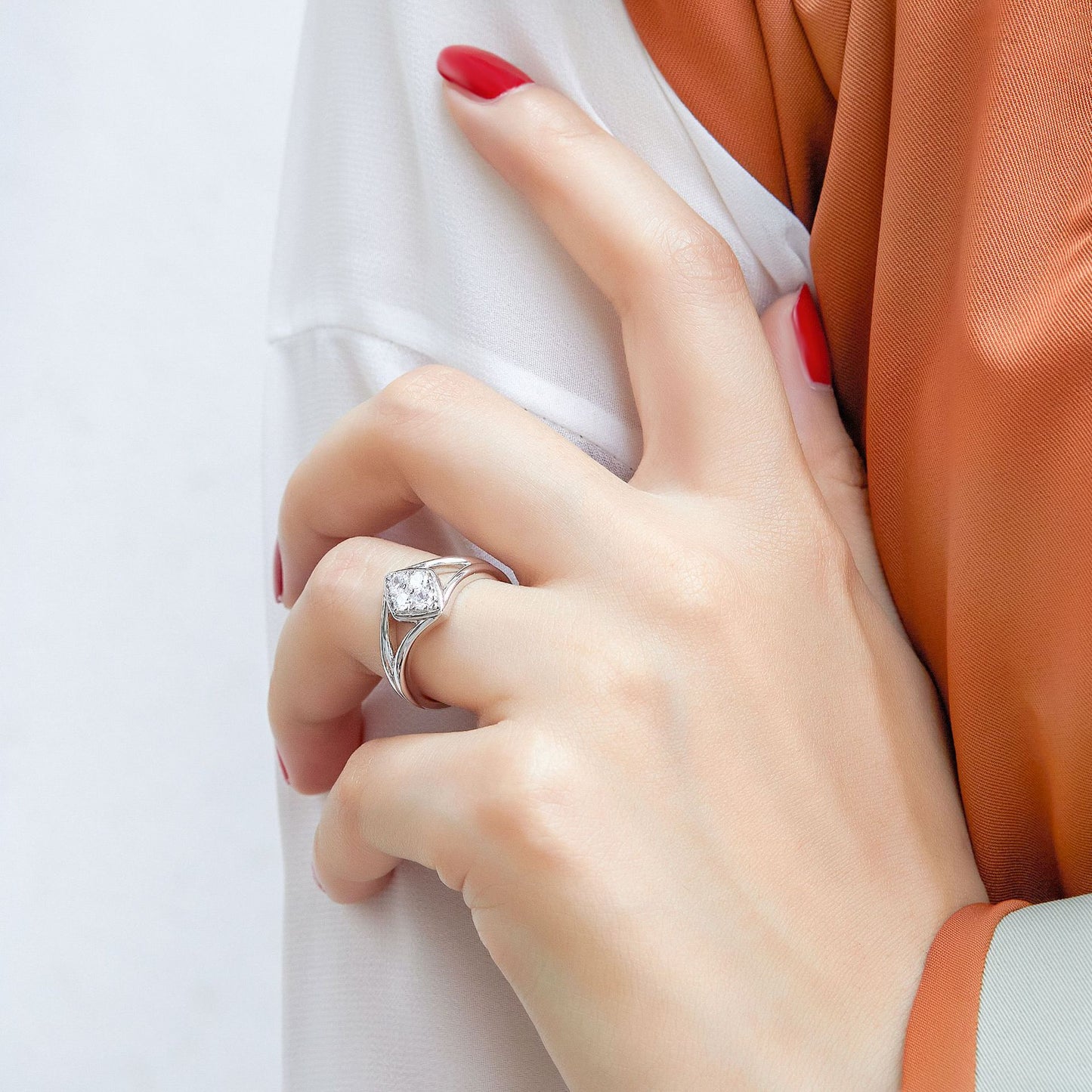 Rhombus with Round Zircon Modern Split Shank Silver Ring