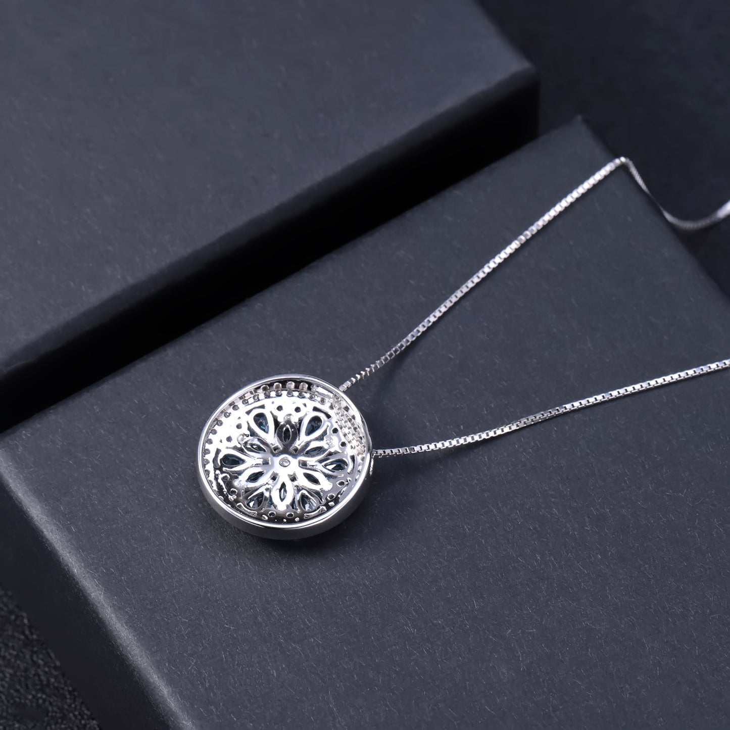 European Luxury Personality Fashion Design Inlaid Colourful Gemstone Blossoms In Round Shape Pendant Sterling Silver Necklace for Women