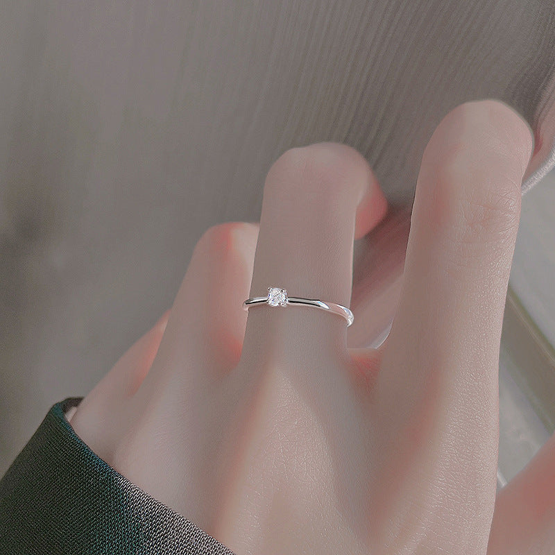 Four Prongs Zircon Solitaire Silver Ring for Women