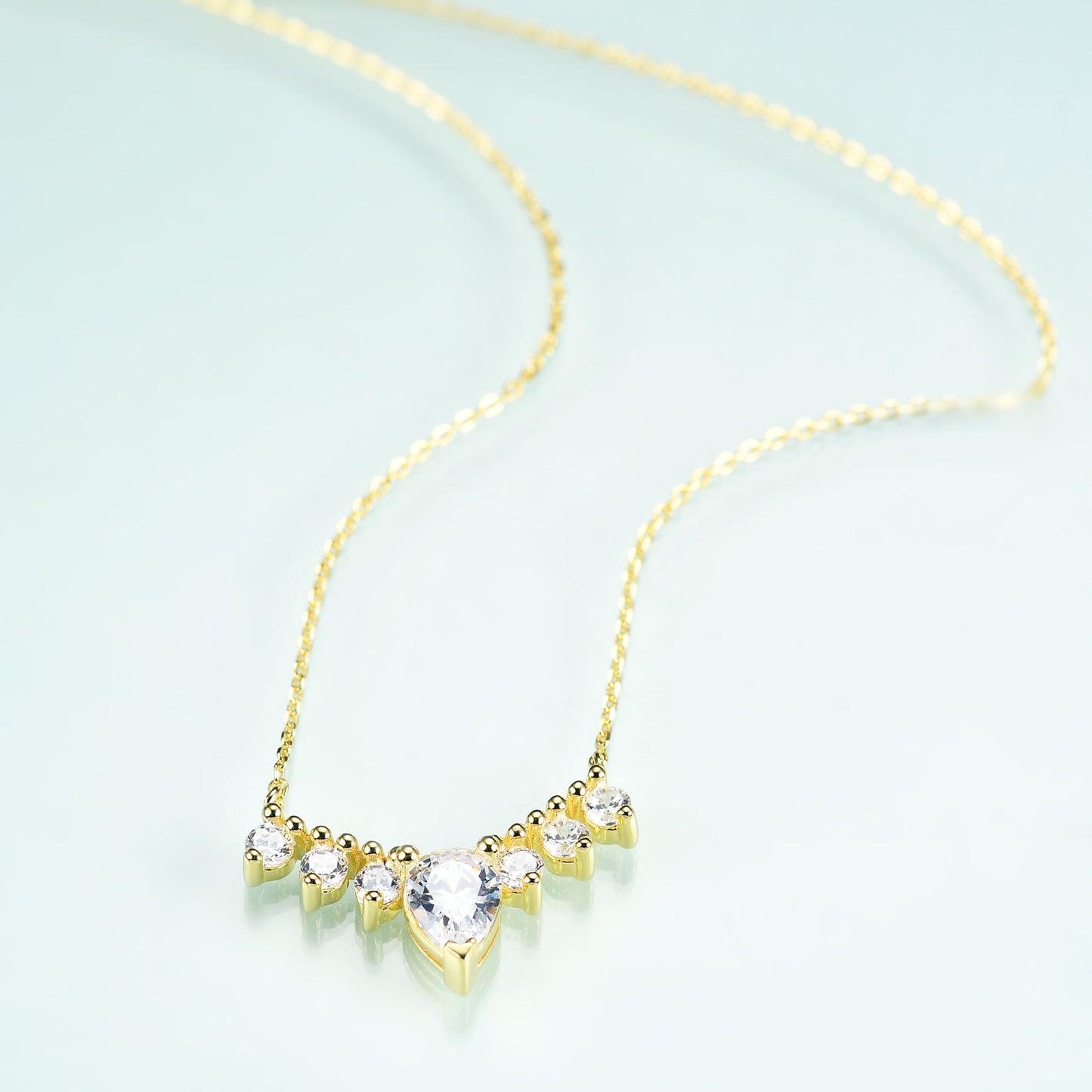 Luxury Temperament Style Inlaid 5A White Zircon Water Droplet Pendant Plated Gold Silver Collarbone Necklace for Women