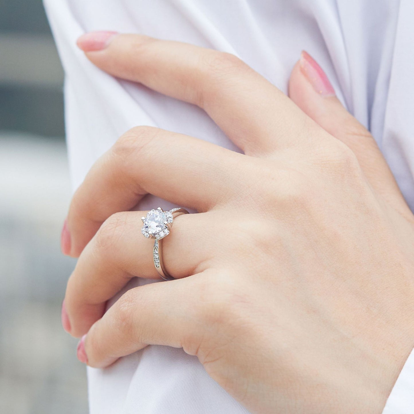 Round Zircon Flower Four Prongs Silver Ring