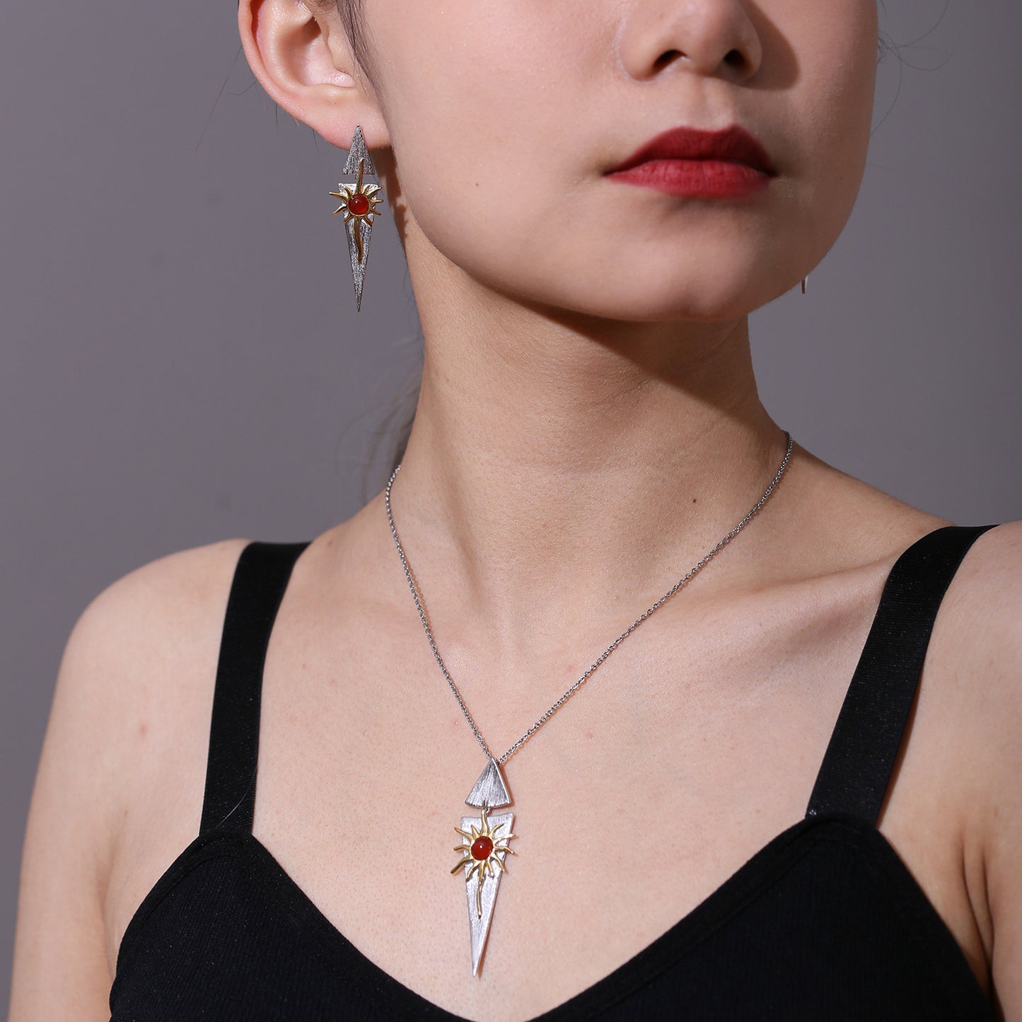 Creative-niche Design Jewelry Inlaid Red Agate Sun Goddess Pendant Sterling Silver Necklace for Women