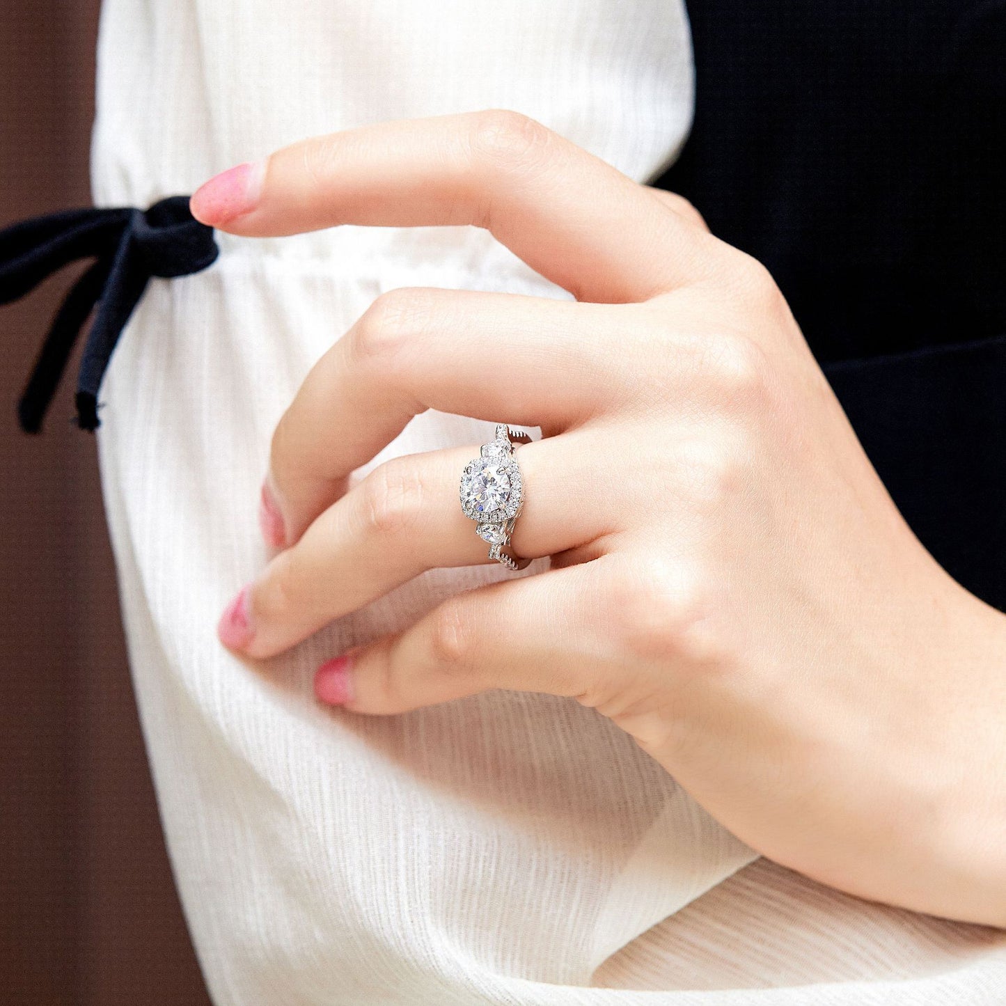 (1.2CT) Round Zircon Soleste Halo Cathedral Silver Ring for Women