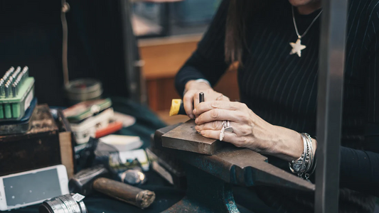 When Should You Invest in Custom-Made Jewelry? A Guide to Bespoke Beauty