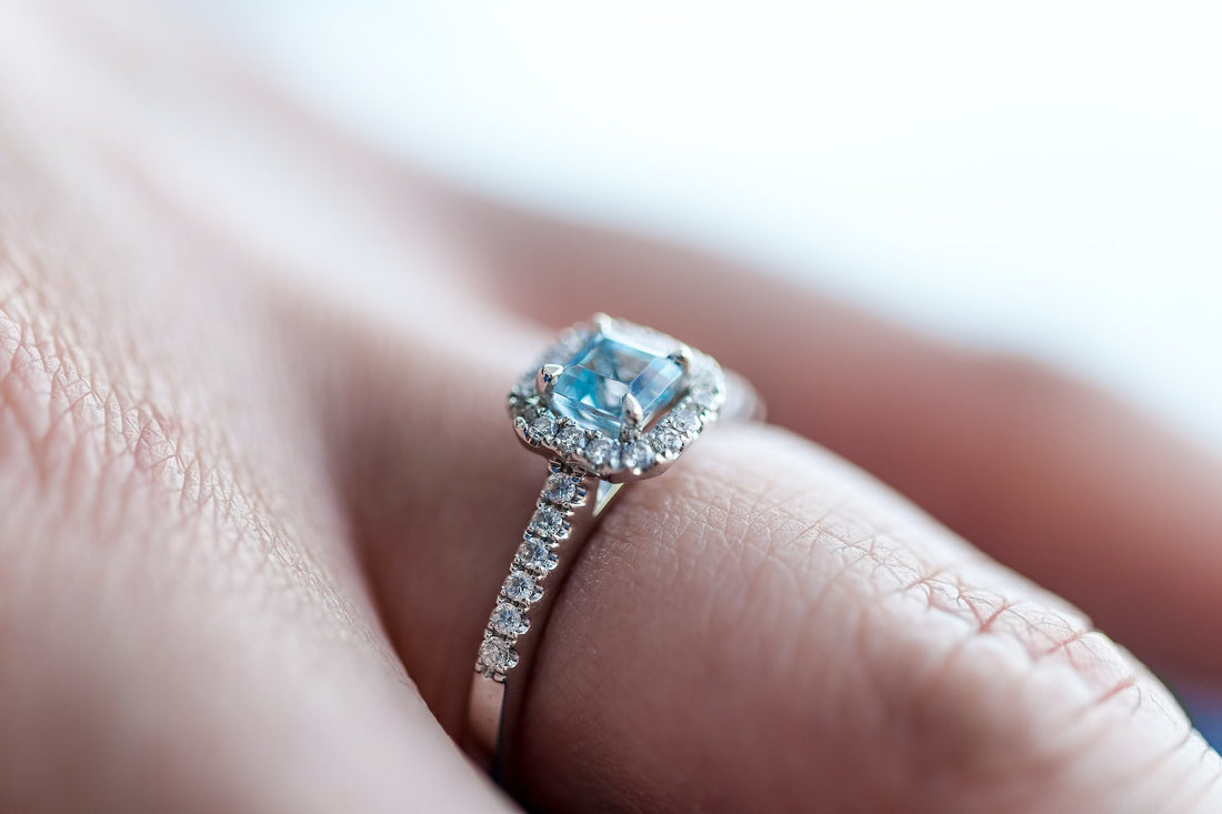 A Buyer's Guide to Aquamarine Stone: The Brilliance of Blue