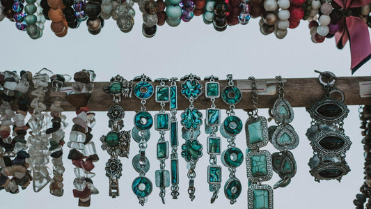 Who Wears Nautical Jewelry in Everyday Fashion?