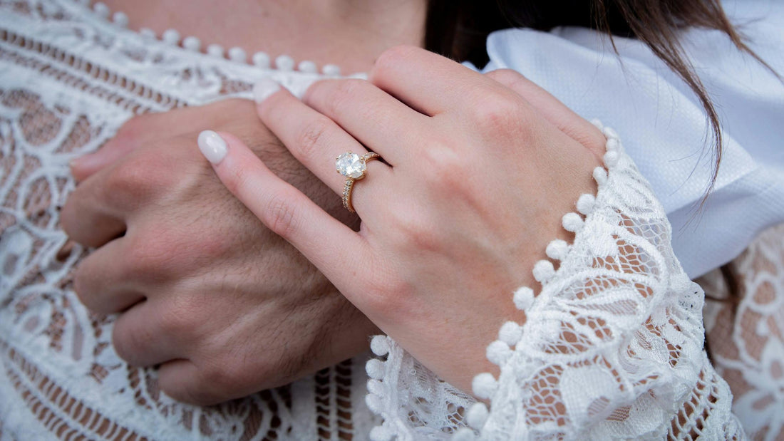 Celebrate Love: The Perfect Anniversary Jewelry Gift for Her