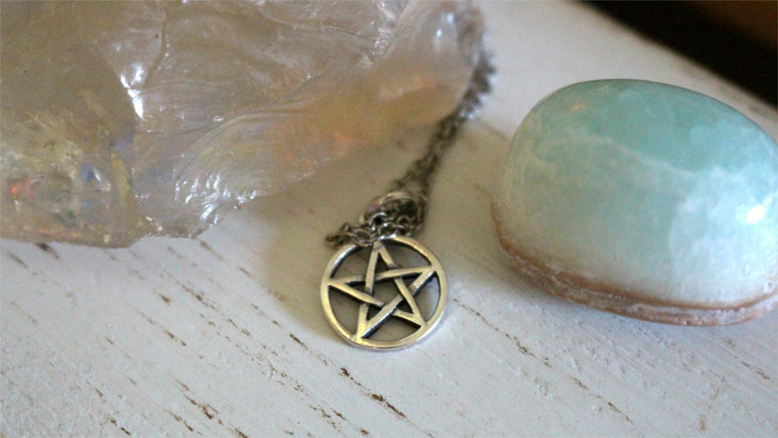 What Makes Star Charms a Must-Have for Festive Jewelry Collections?