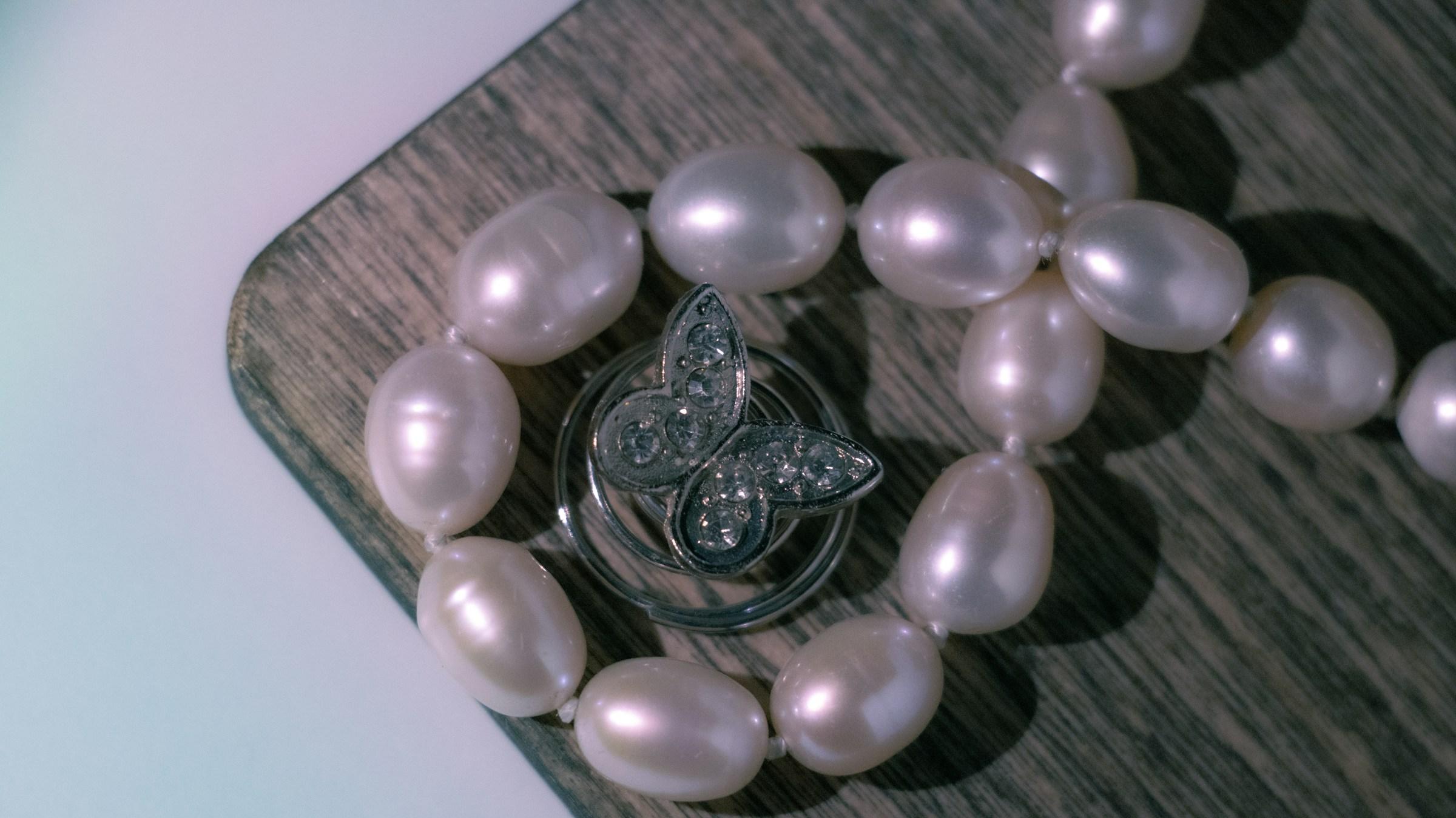 When Should You Choose Pearls with Unique Shapes for a Modern Look ...