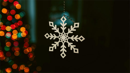 Why Snowflake Charms Are a Trending Winter 2024 Jewelry Must-Have